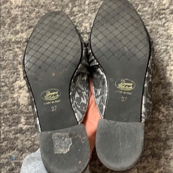 Flats - Picture 5 of 5